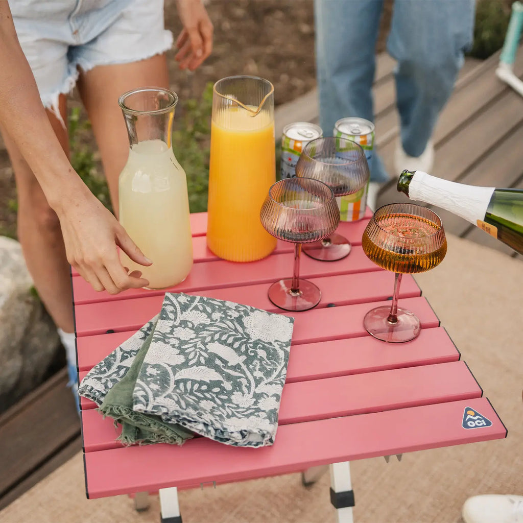 Slim-Fold Compact Camp Table 20 - Heavy Duty Aluminum Folding Picnic Table Detail