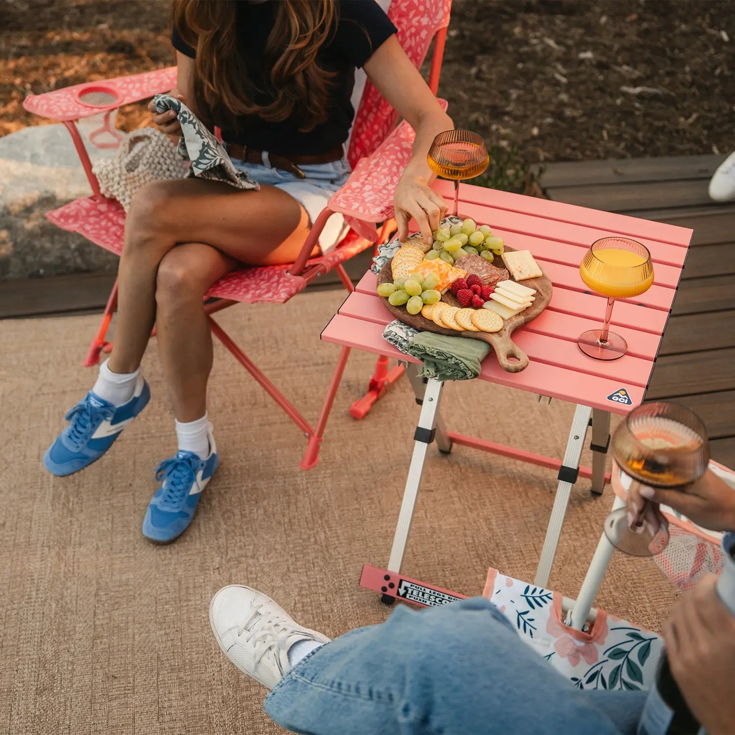Slim-Fold Compact Camp Table 20 - Heavy Duty Aluminum Folding Picnic Table Detail