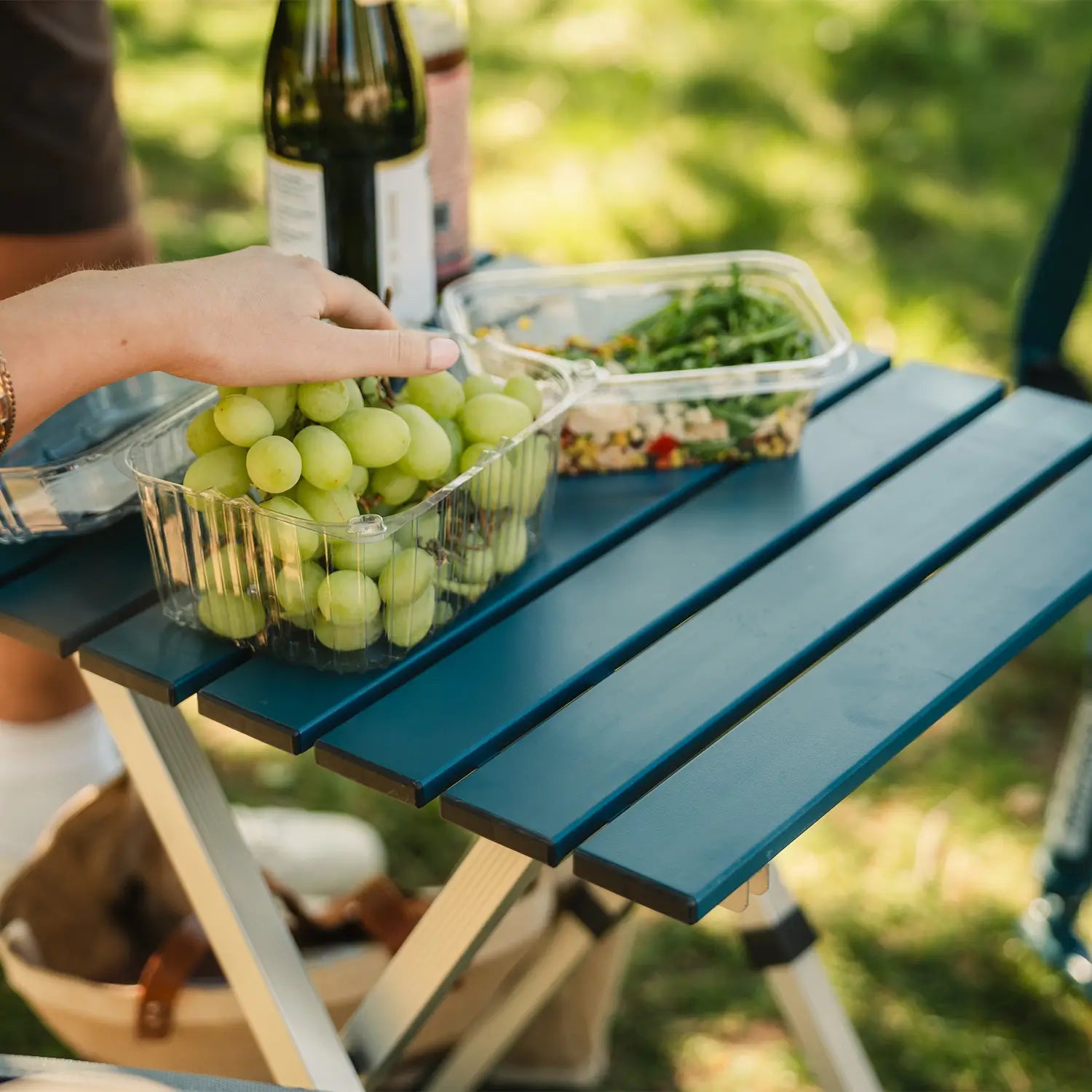 Slim-Fold Compact Camp Table 20 - Heavy Duty Aluminum Folding Picnic Table Detail
