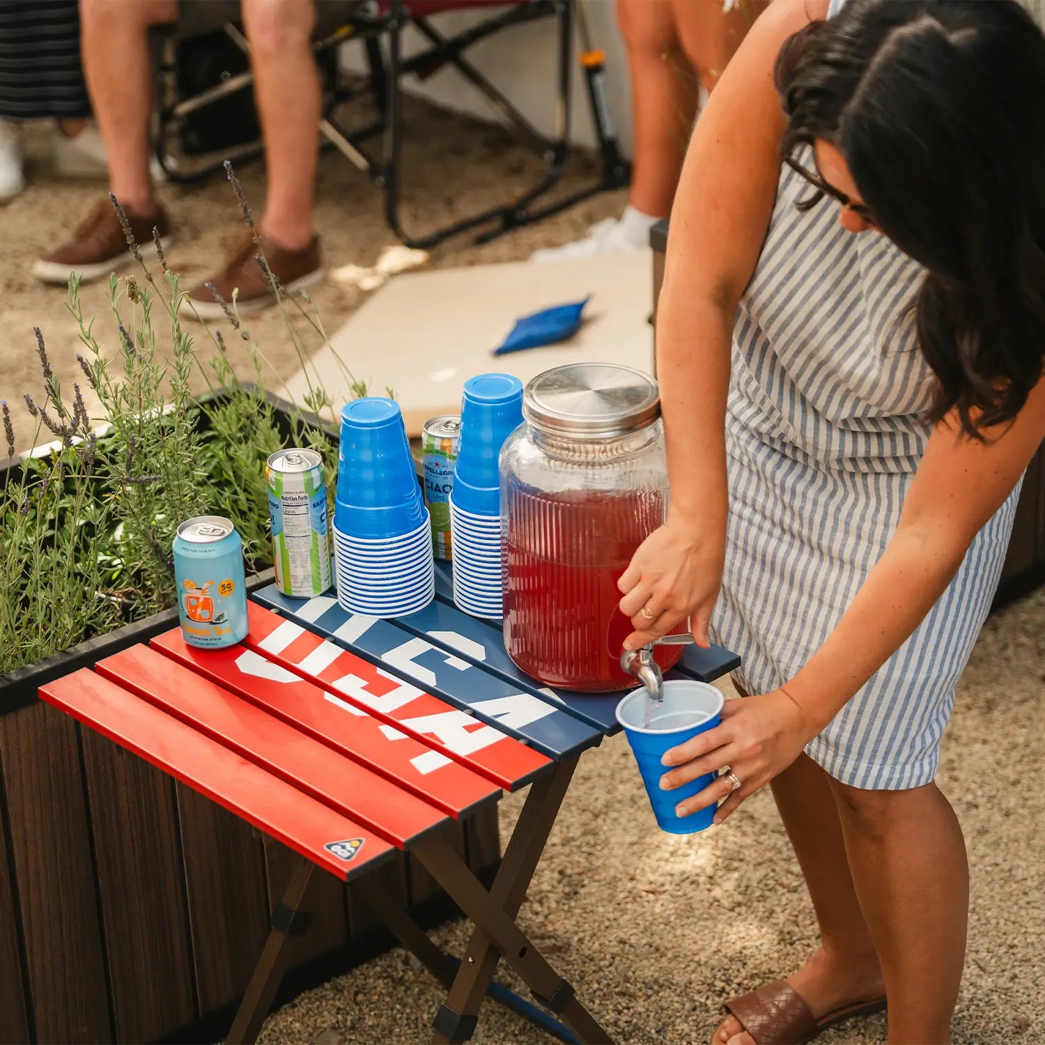 Portable Outdoor Compact Camp Table 20 - USA Anniversary Deluxe - Outdoor Cook Station for Tailgating & BBQ Detail
