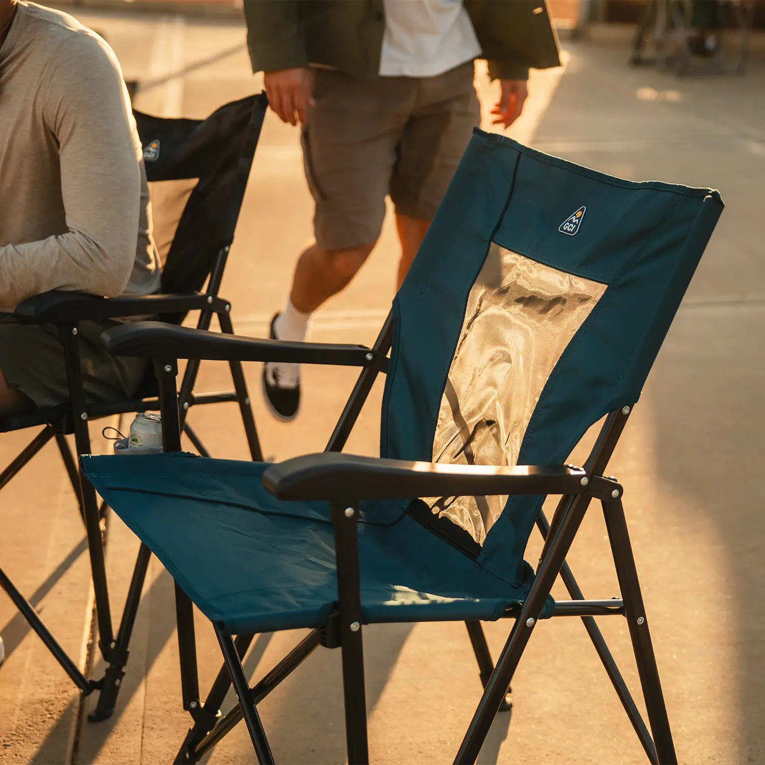 Ultra-Comfortable Eazy Chair - Rocker Chair for Camping & Lawns Detail