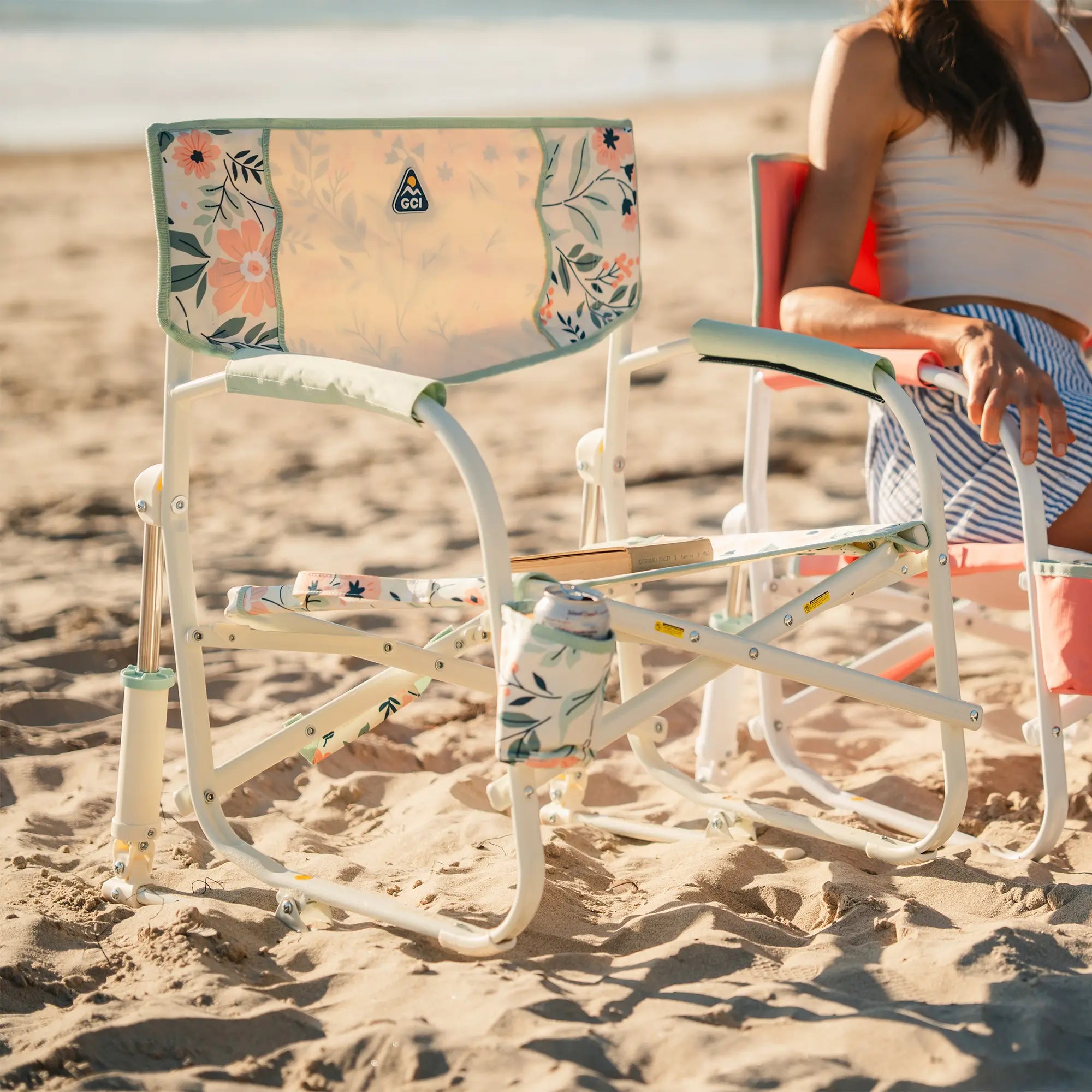 Premium All-Weather Grab & Go Rocker - Rocker Chair for Camping & Lawns Detail
